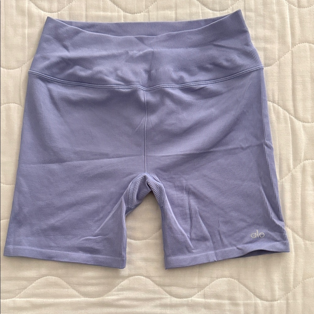 ALO Yoga Women's Light Purple Bike Shorts